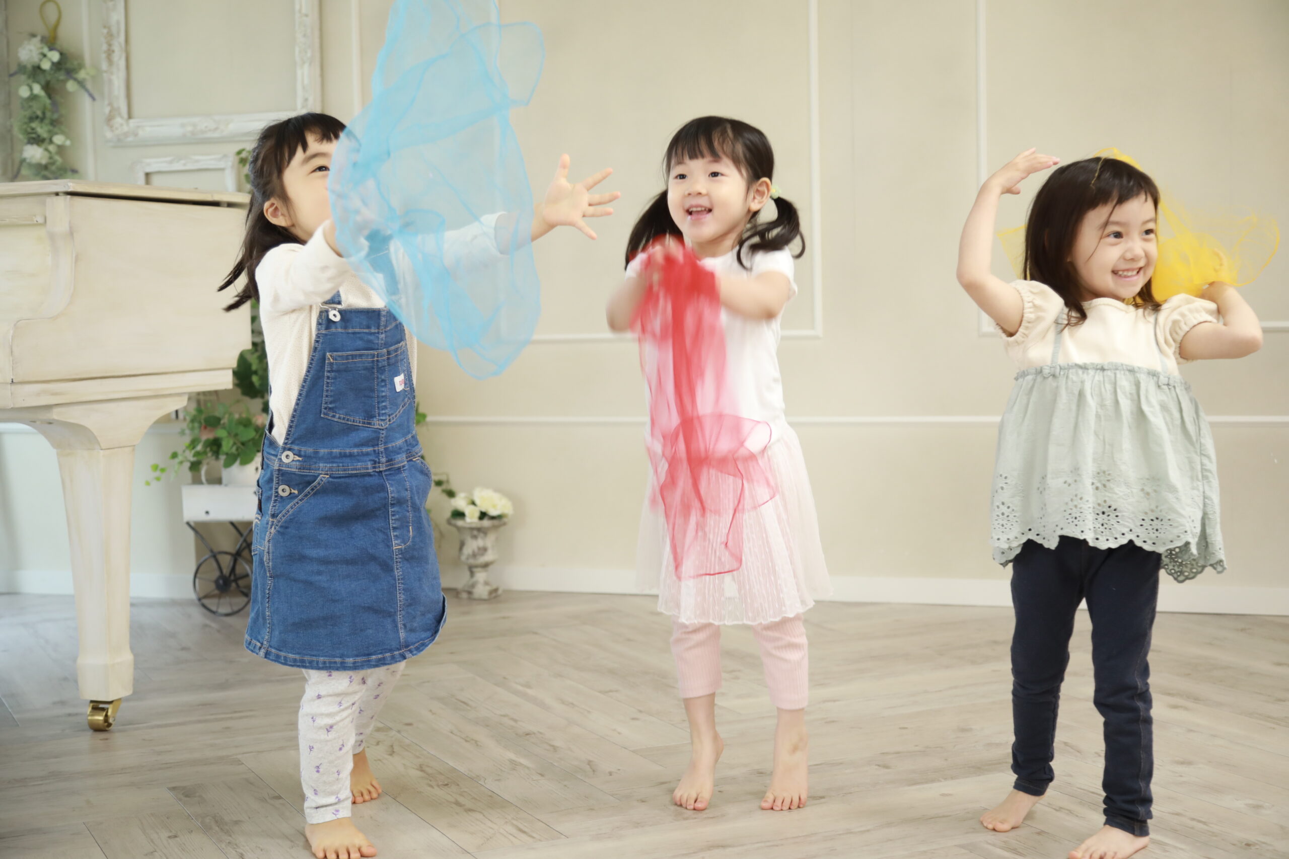 リトミックをする子供たち